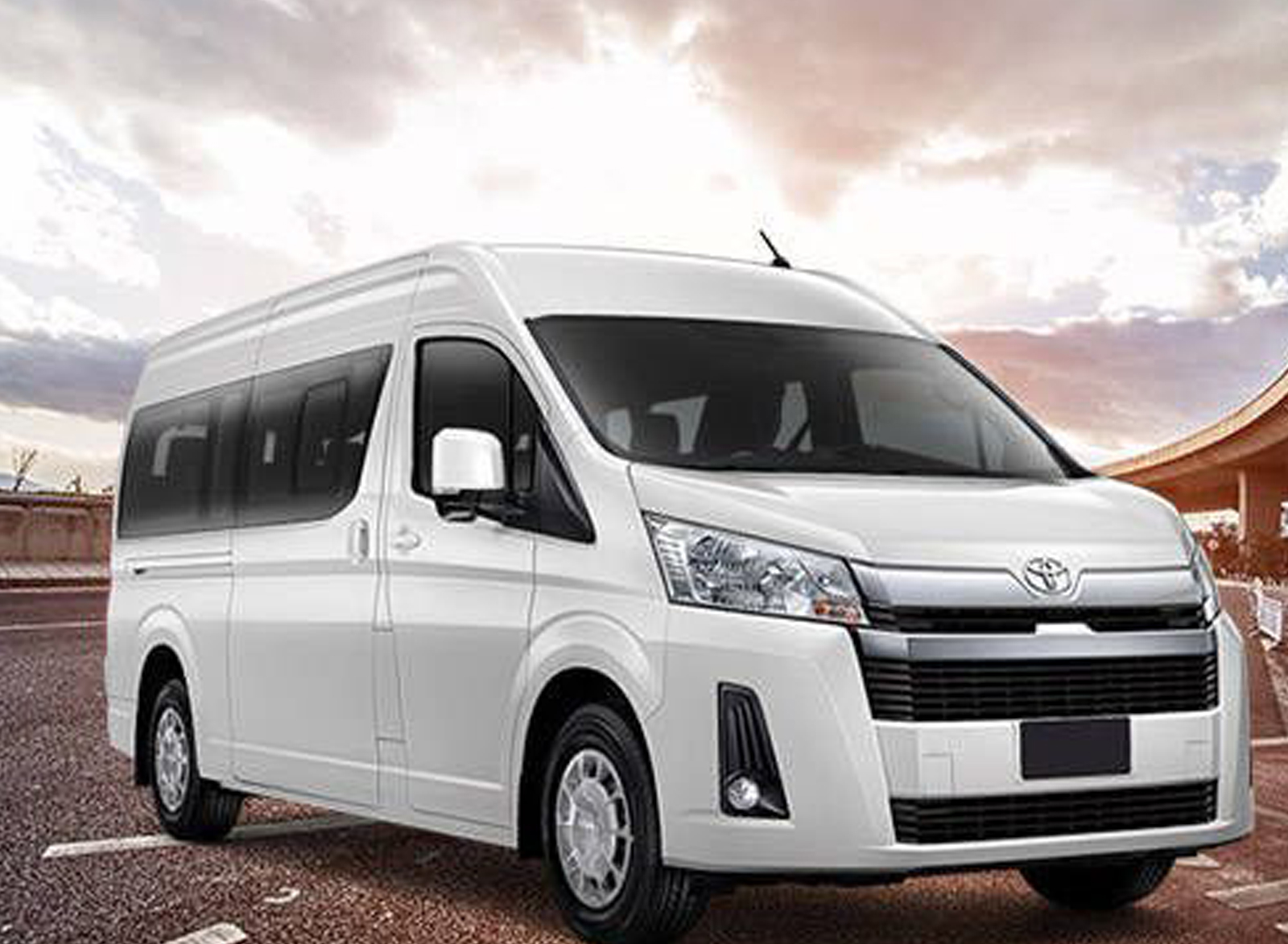 https://rentalmobilpadangalhirri.com/wp-content/uploads/2024/07/rental_hiace_padang.jpg